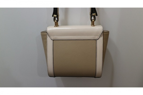 BLUE LABEL CRESTBRIDGEのブルーレーベル・クレストブリッジ