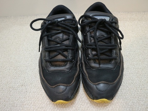 adidasのアディダス