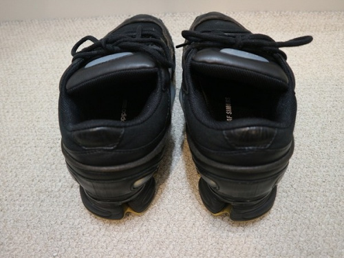 アディダスのRAF SIMONS