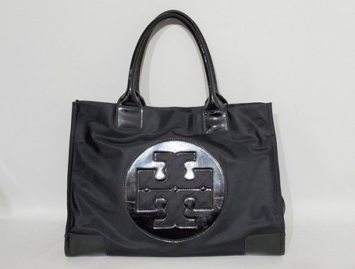 ラグジュアリーブランドのTORY BURCH