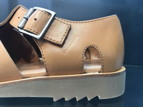 パラブーツのグルカサンダル