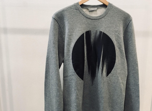 シャツのTシャツ