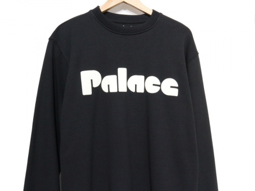 ロゴのスウェット