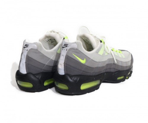 ナイキのAIR MAX95