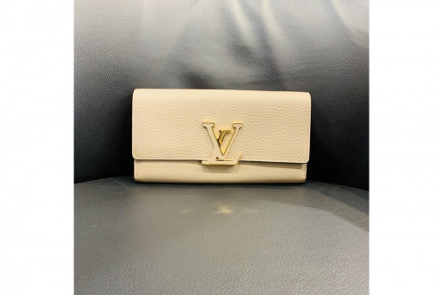 ラグジュアリーブランドのLOUIS　VUITTON