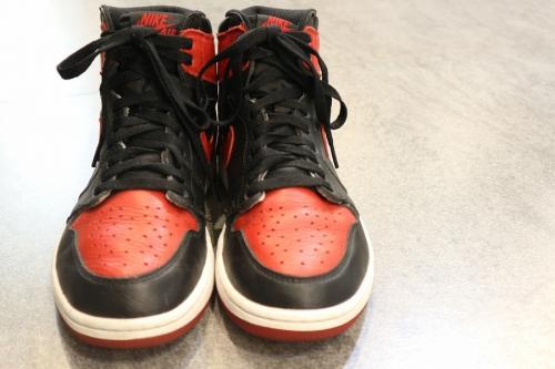 ナイキ エアジョーダン1 レトロのハイカットスニーカー