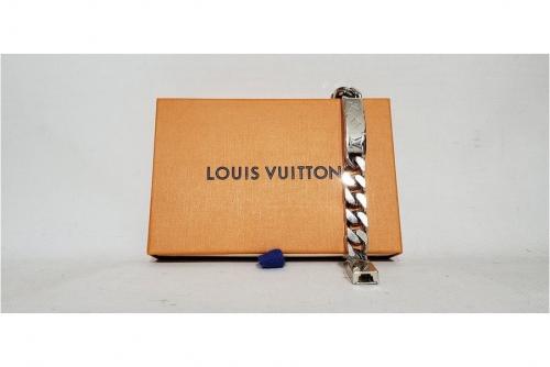 ラグジュアリーブランドのLOUIS　VUITTON