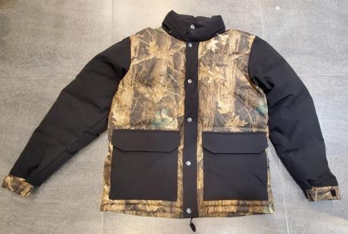 ダウンジャケットのシダーヒルズダウンジャケット