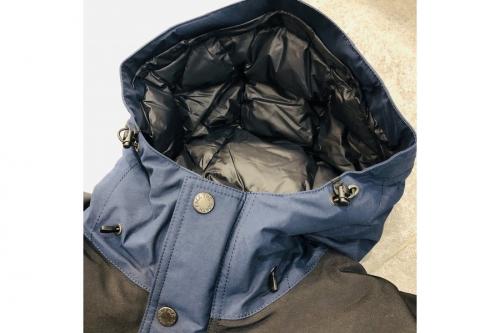 ダウンジャケットのメンズ　未使用品　アウトドア　　ネイビー