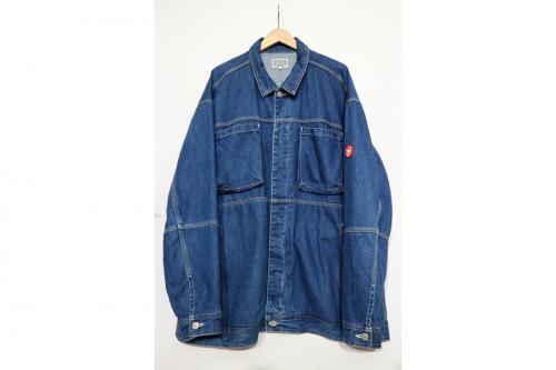 ストリートのデニムジャケット