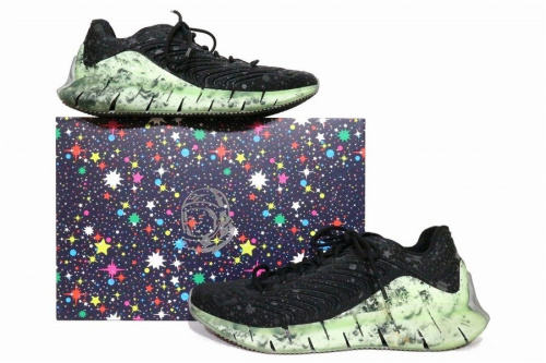 コラボ・別注アイテムのReebok