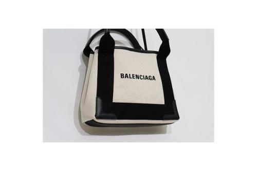 バレンシアガのミニ2WAYショルダーバッグ
