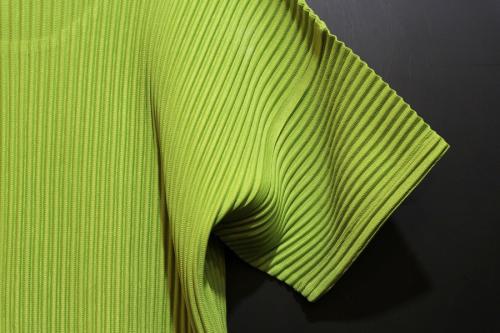 プリーツアイテムのユニセックス