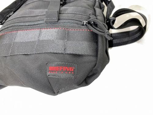 ブリーフィングのナイロンショルダーバッグ