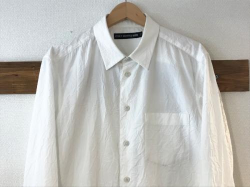 シワ加工のテクスチャードシャツ