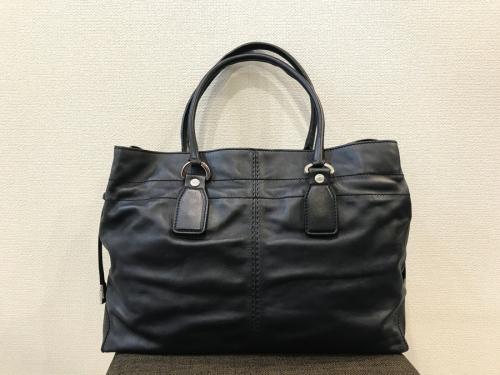 トッズのショルダーバッグ