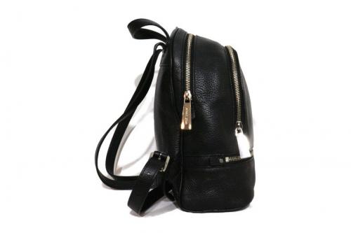 マイケルコースのレザーリュック