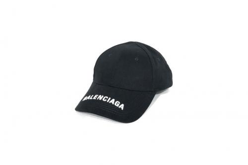 バレンシアガのキャップ