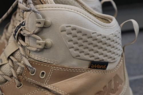 ホカ オネオネのSKY KAHA