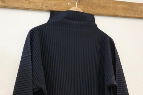 オム プリッセ イッセイ ミヤケのプリーツカットソー