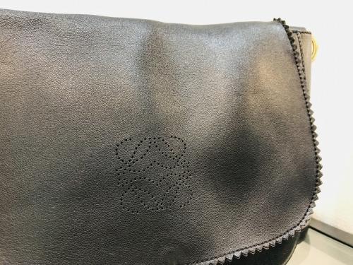 ロエベのフラップショルダーバッグ