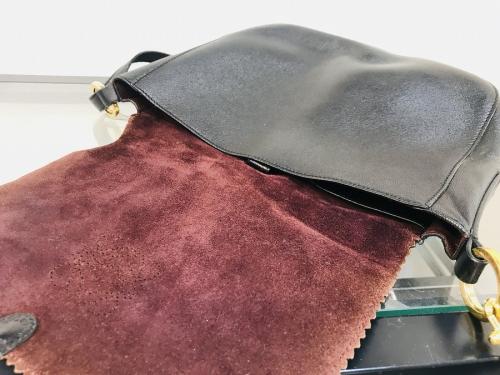 フラップショルダーバッグのレディース