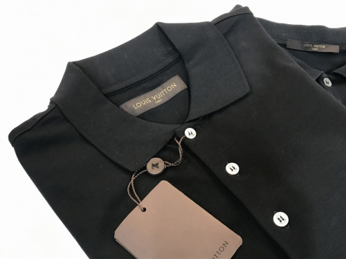 ラグジュアリーブランドのLOUIS VUITTON 　