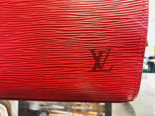 ラグジュアリーブランドのLOUIS　VUITTON