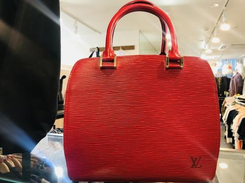 LOUIS　VUITTONのルイヴィトン