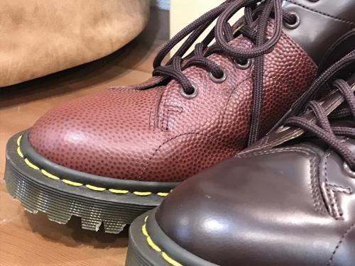 ト゛クターマーチンのエンジニアードガーメンツ