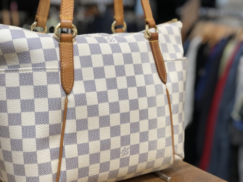 ラグジュアリーブランドのLOUIS　VUITTON