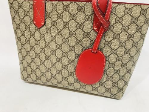 グッチのリバーシブルトート