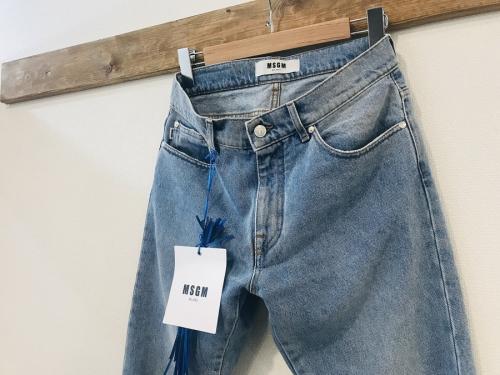 エムエスジーエムのダメージ加工デニム