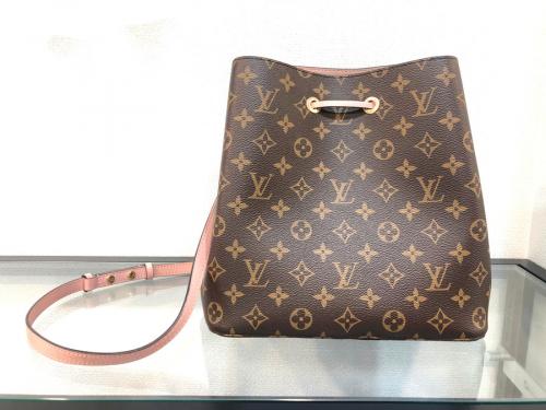 LOUIS VUITTON 　のルイ ヴィトン　