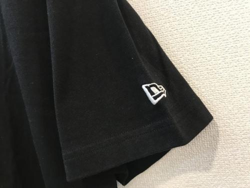 NewEraのTシャツ