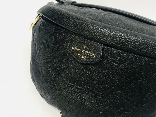 ラグジュアリーブランドのLOUIS VUITTON 　