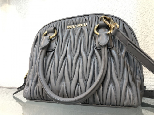 ラグジュアリーブランドのMIU MIU
