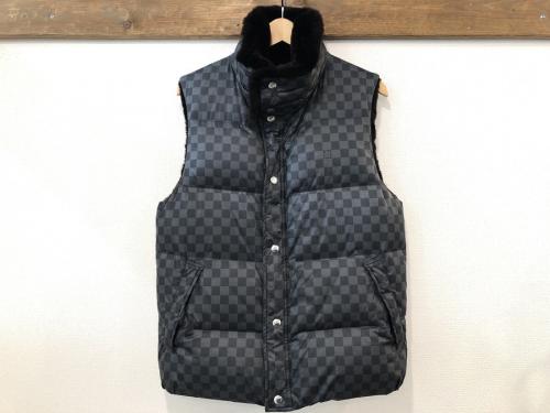 ルイ ヴィトン　のリバーシブルダウンベスト