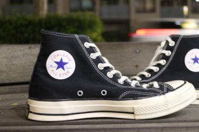 「スニーカーのCONVERSE 」