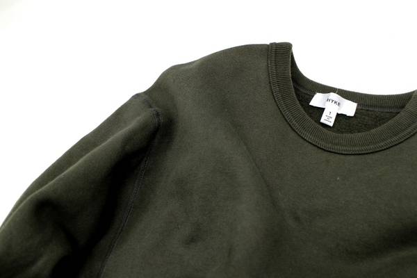 HYKE  ハイク　カーキ　ボトルネックニット ボトルネックニットも大人気のHYKE/ハイクより2014AW完売スウェット