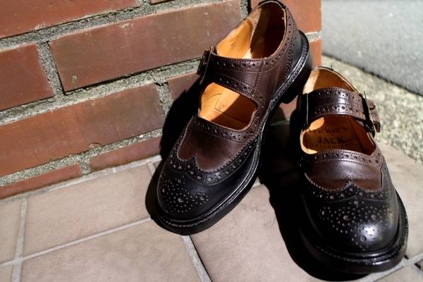 Tricker's/トリッカーズの人気ストラップシューズ、メリージェーン入荷
