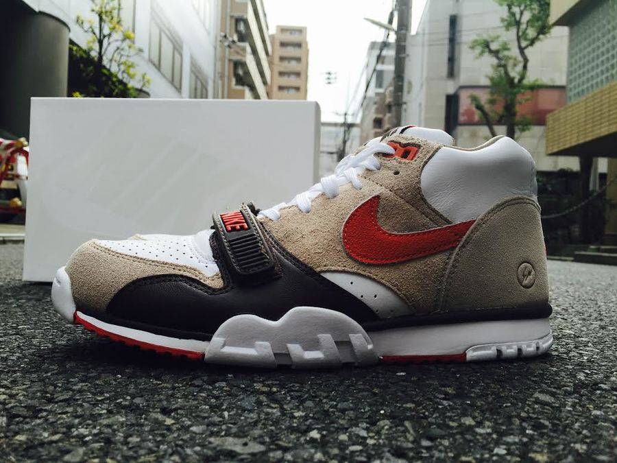 スニーカー速報】NIKE × FLAGMENT −[2016.03.13発行]｜トレファク 