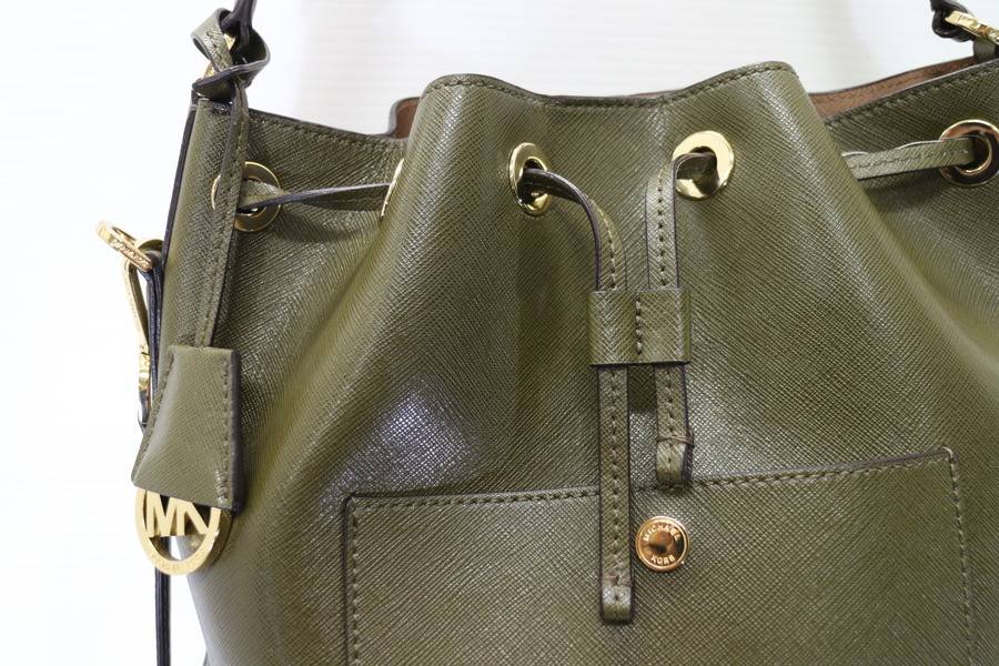 MICHAEL KORS 2way 巾着 ショルダーバッグ 女性に人気ブランドMICHAEL 