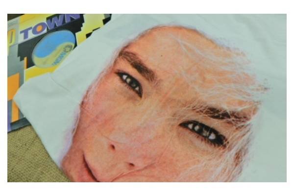 bjork(ビョーク)90'sヴィンテージTシャツが入荷しました bjork(ビョーク)90'sヴィンテージTシャツが入荷しました