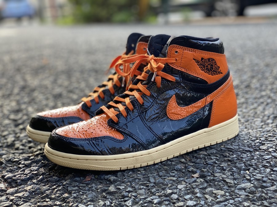 NIKE ナイキ AIR JORDAN 1 なやましい RETRO HIGH OG UNIVERCITY BLUE  