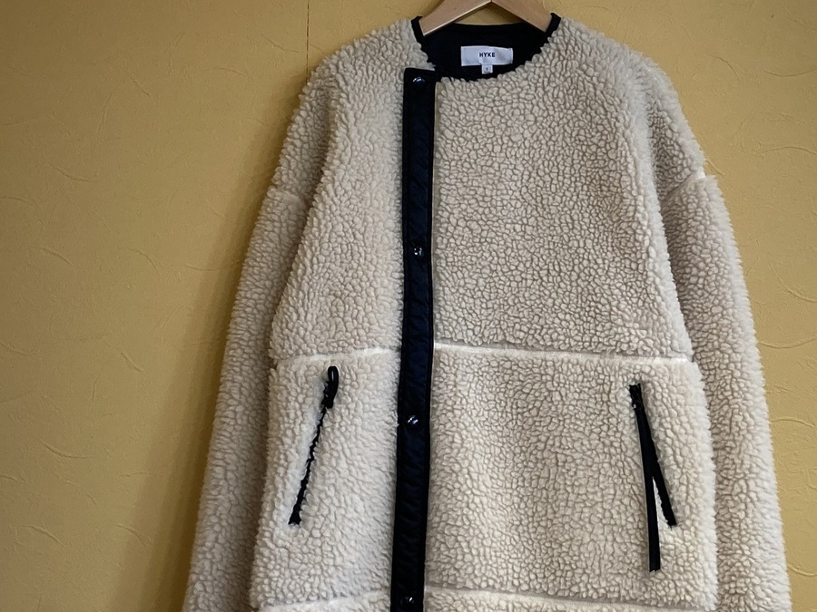 HYKE　FAUX SHEARLING COAT