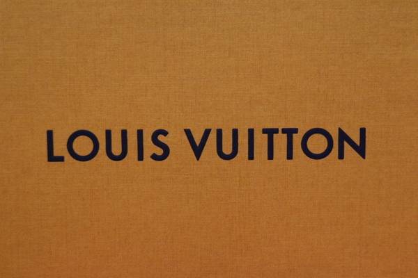 「LOUIS VUITTONのルイヴィトン 」