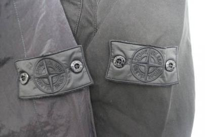 「ストーンアイランドのSTONE ISLAND 」