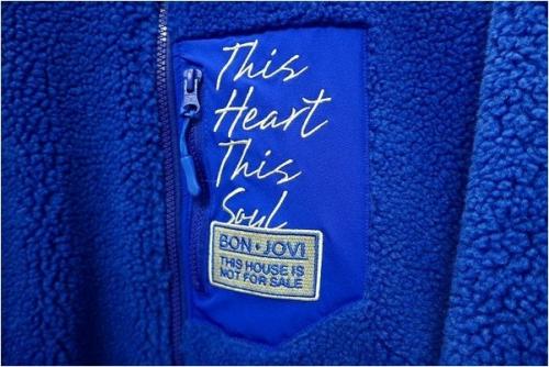 【期間限定】 BON JOVIの2018年ツアー限定ボアジャケット[2019.03.01発行 ミュージシャン
