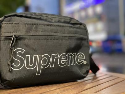 「ストリートブランドのSUPREME 」